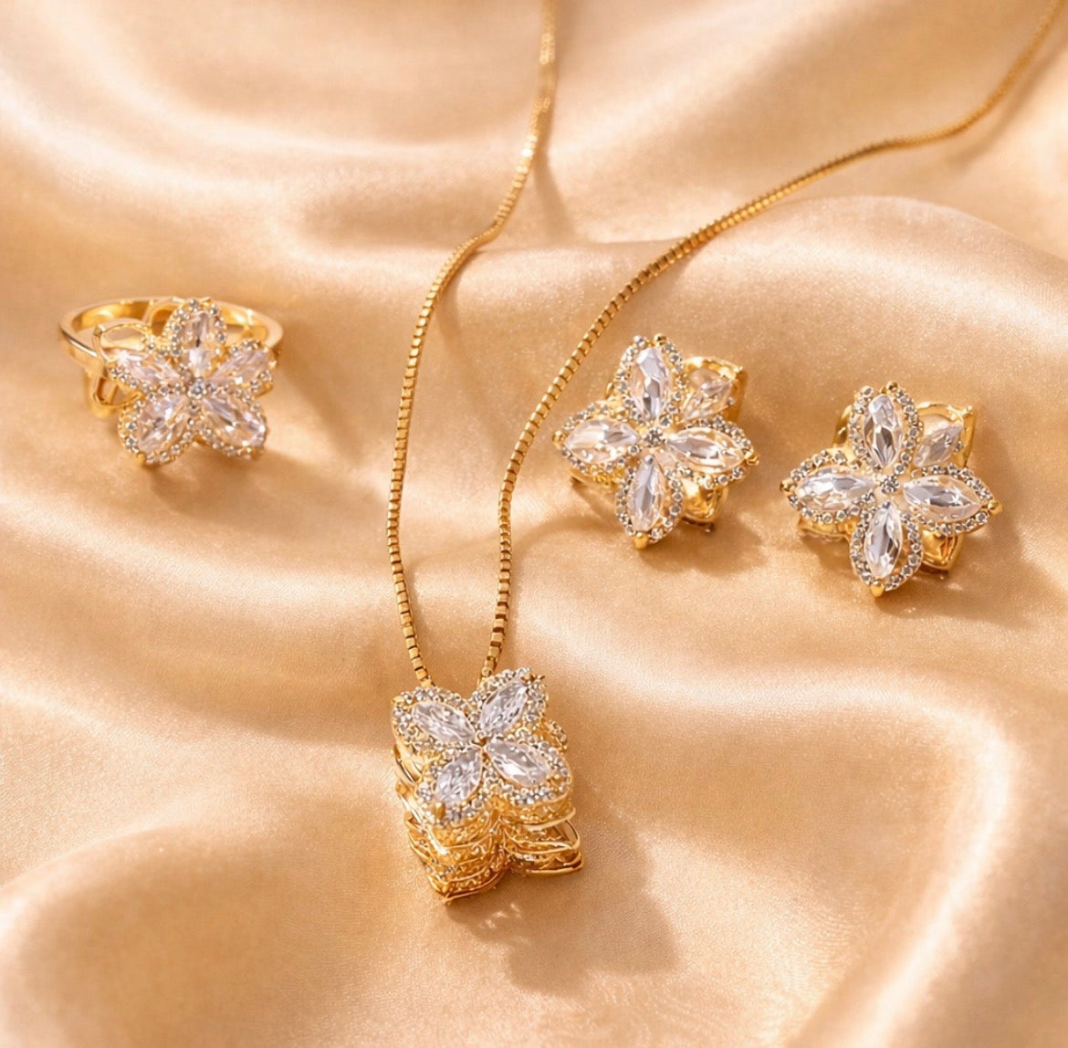 Rotatable Four Leaf Clover Jewelry Set